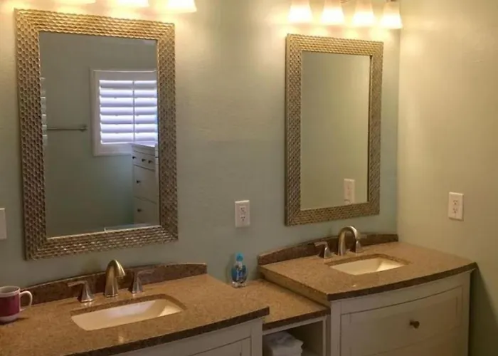 Blue Haven - Waterfront, Heated Pool, Bay Apartment *