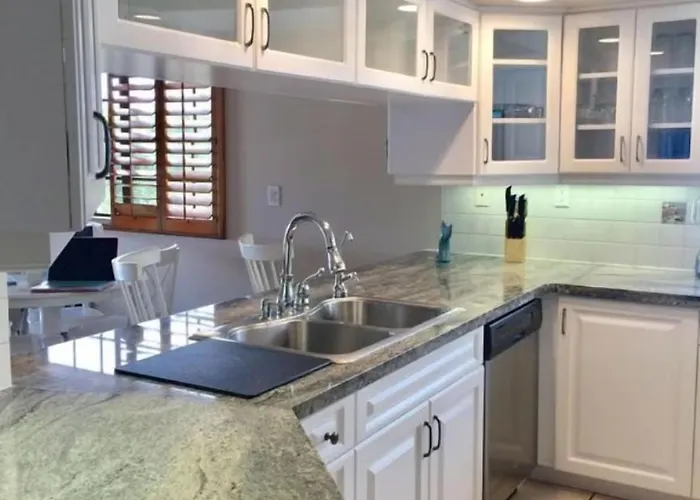 Blue Haven - Waterfront, Heated Pool, Bay