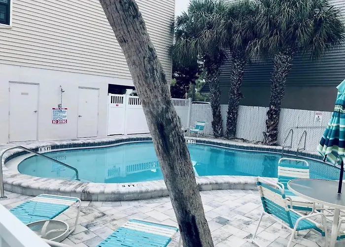 Blue Haven - Waterfront, Heated Pool, Bay Apartment *